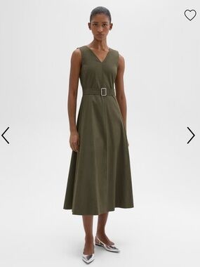 V-Neck Volume Dress in Good Linen